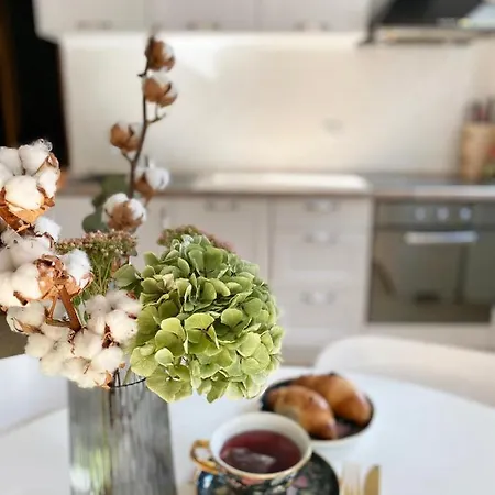 Evelina アパート プーラ