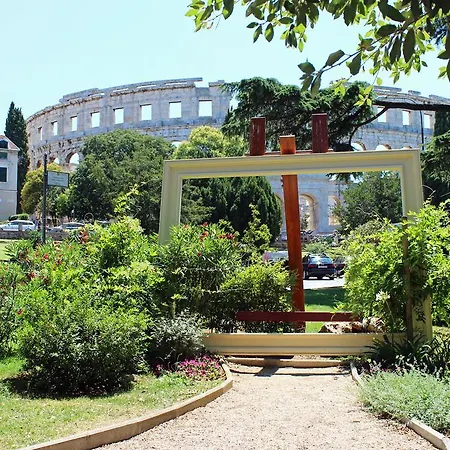 アパート Evelina